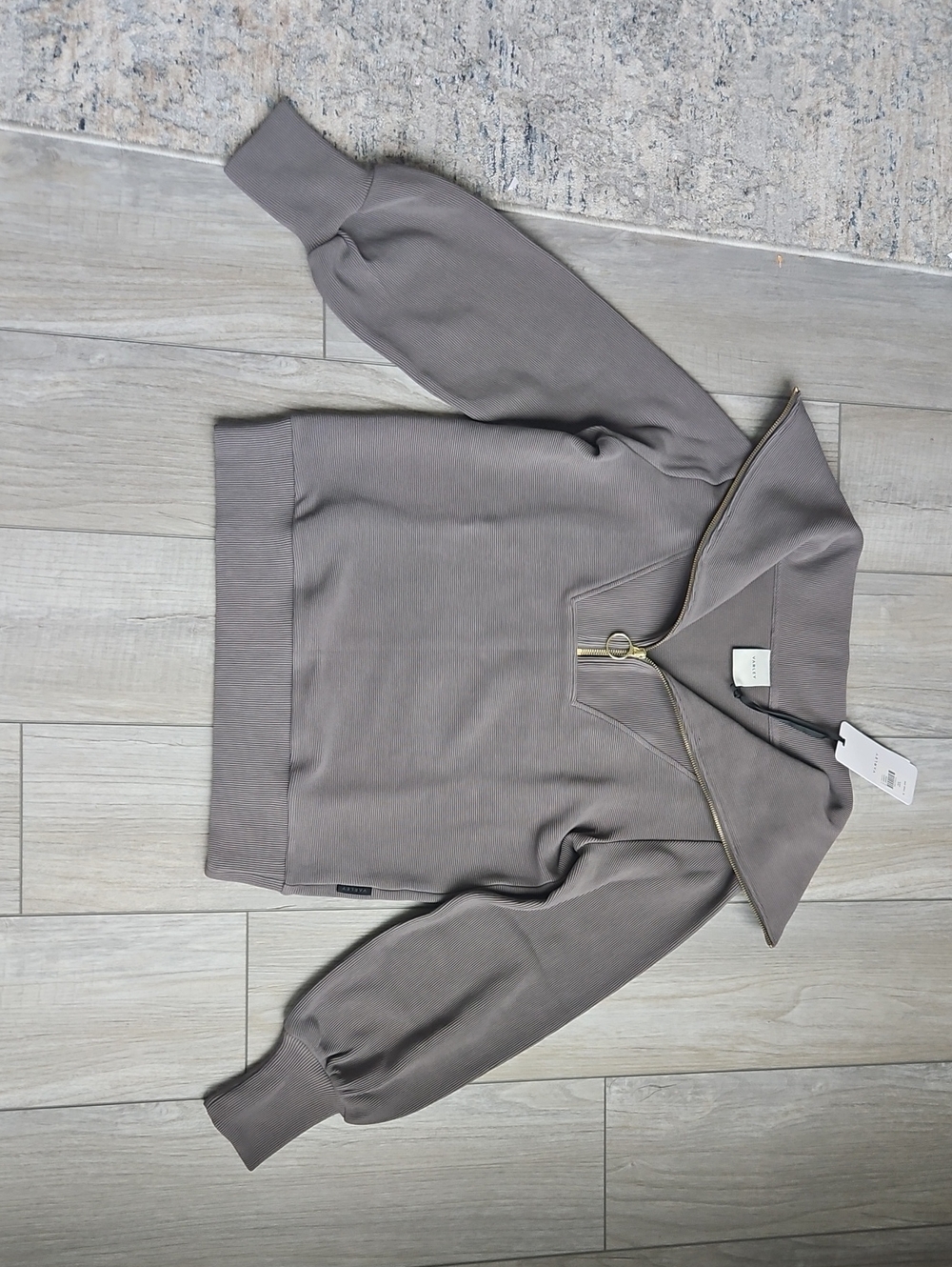 Varley Sweater - Picture 5 of 11